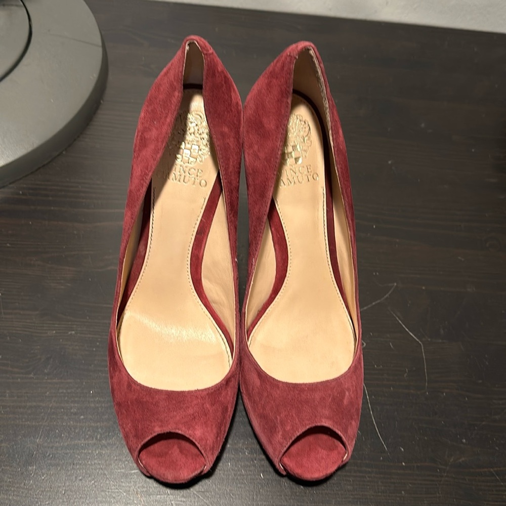 Vince Camuto pumps